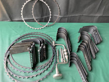 Load image into Gallery viewer, Surgical instruments retractors
