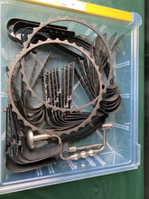 Load image into Gallery viewer, Surgical instruments retractors
