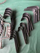 Load image into Gallery viewer, Surgical instruments retractors
